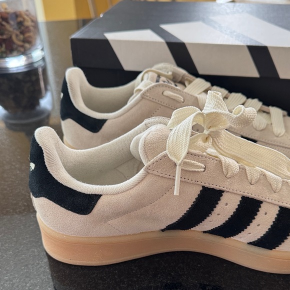 Adidas Campus Cream and Black Sneakers - Picture 7 of 8